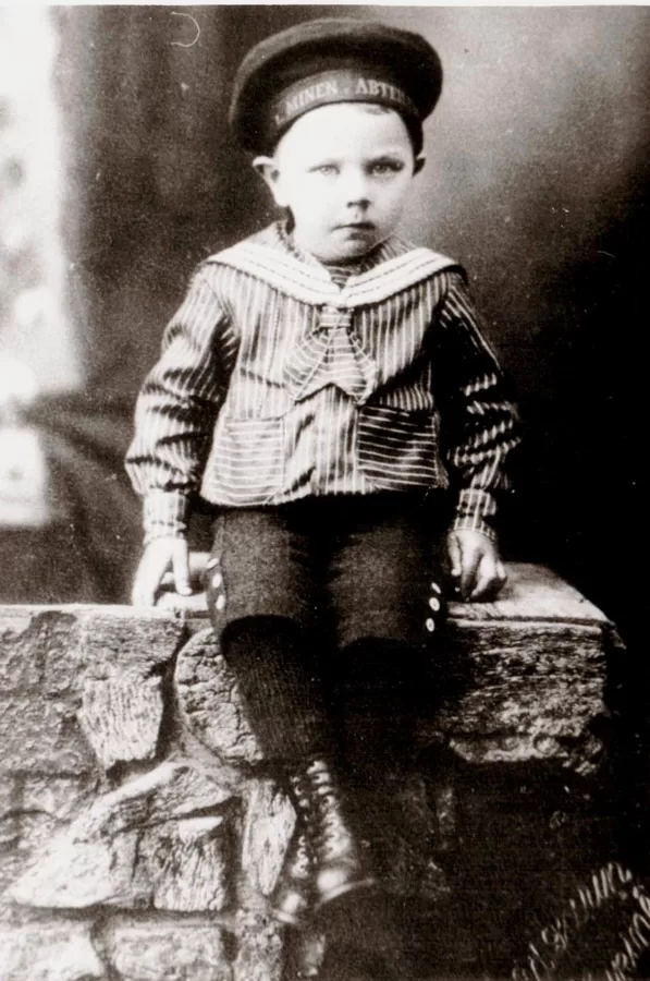Aleksandrs (apm. 1925. gads)