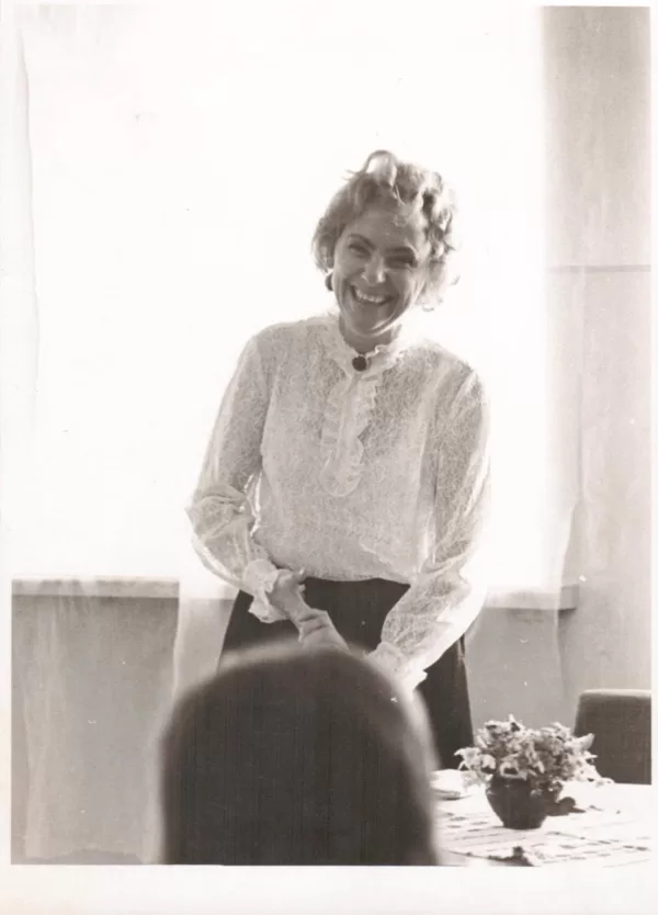 V. Skurstene-Lāce viesojas Talsu Galvenajā bibliotēkā 1972. gadā (foto no TGB NP krājuma)